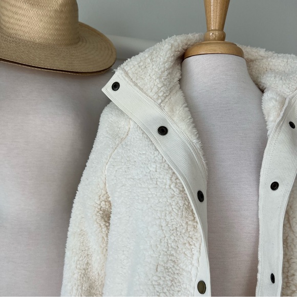 CREAM SHERPA JACKET - Picture 9 of 11